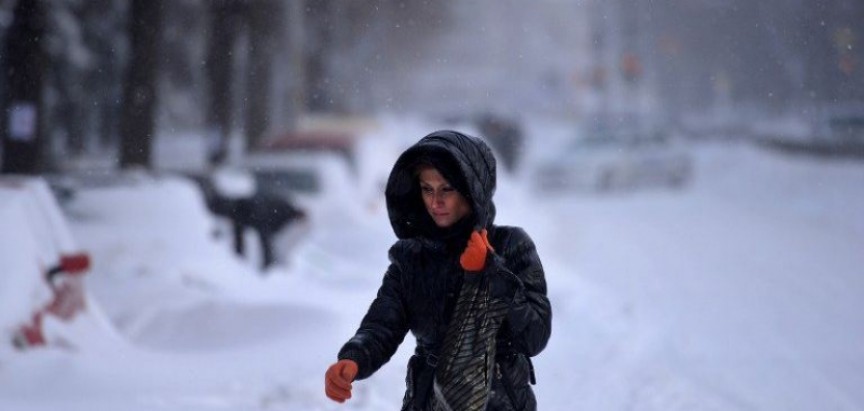 Kaos zbog snijega: Deseci tisuća ljudi bez struje