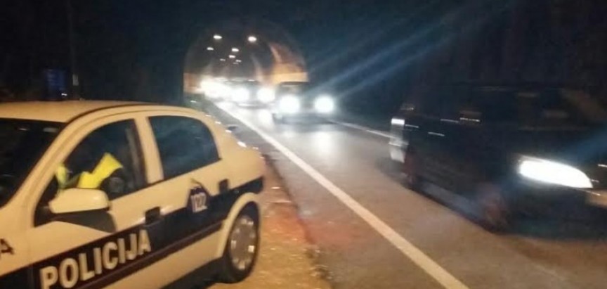 Eksplozija u tunelu Salakovac kod Mostara. Bomba eksplodirala ispred auta generala Ante Jeleča