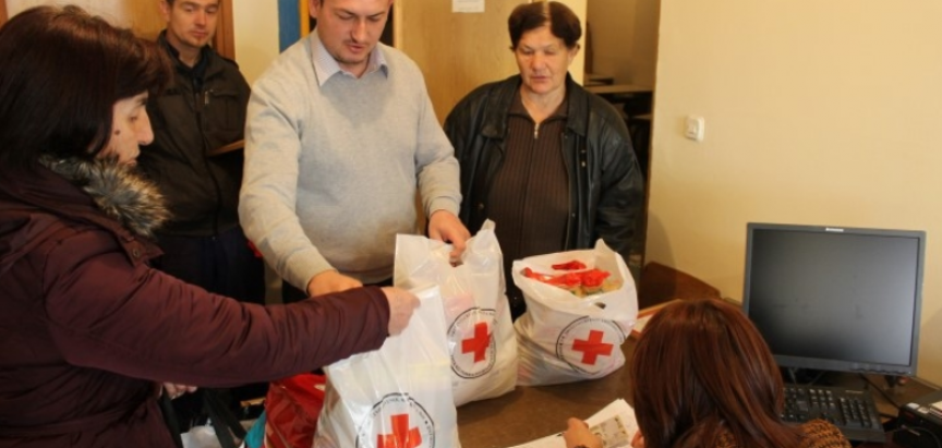 Crveni križ Prozor-Rama započinje podjelu paketa potrebnima