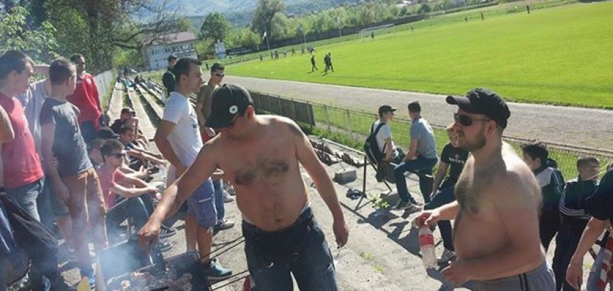Navijači u BiH roštiljali za vrijeme utakmice