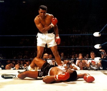 Umro slavni boksač Muhamed Ali