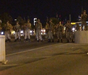 Turska: Vojska izvela državni udar, blokirane strateške točke u većim gradovima
