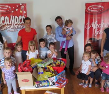 Marko Bošnjak i “Pionir” darovali slatkiše Dječjem vrtiću “Ciciban”