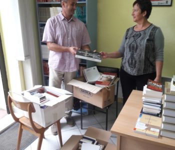 Ramska zajednica Zagreb donirala knjige Narodnoj knjižnici u Prozoru