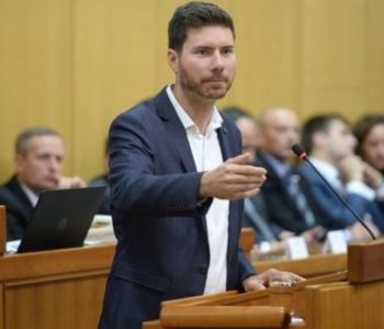 Saborska atrakcija: Ivan Pernar oduševljava hrvatsku javnost