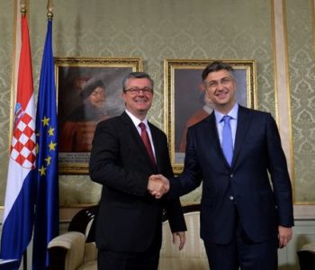 Plenković preuzeo dužnost premijera od Oreškovića