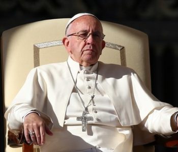 Papa Franjo omogućio svećenicima da daju oprost za pobačaje