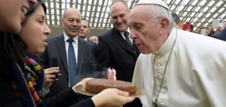 Papa Franjo slavi 80. rođendan, nada se mudrosti i sreći