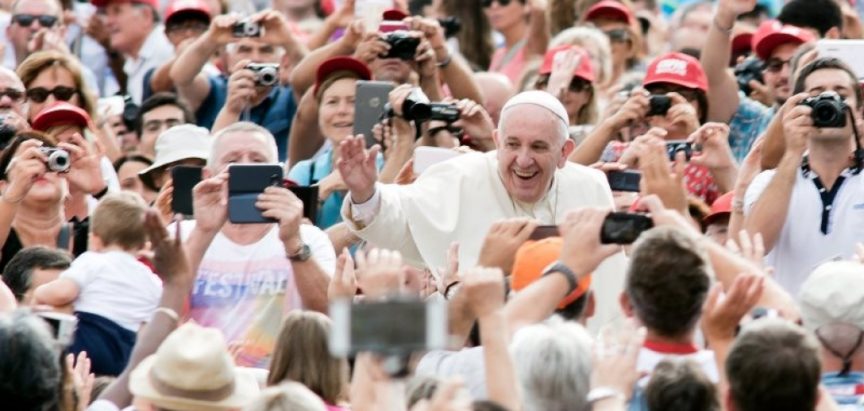 Papa poručio mladim katolicima: Nije dovoljno samo dolaziti na nedjeljnu misu