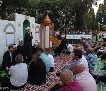 Muslimani slave Ramazanski Bajram
