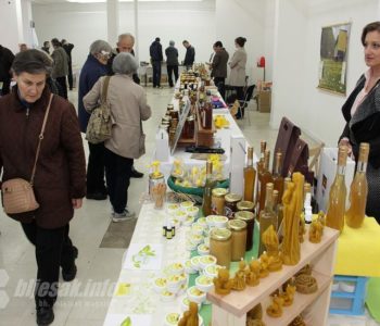U Mostaru u Kosači održan sajam meda