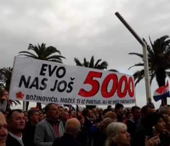 Split: Tisuće ljudi na Rivi, prosvjednici se okomili na premijera: Plenković nas je napravio papučarima, Hrvatska treba biti poput Mađarske!