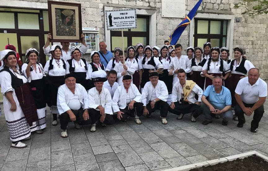 HKUD „Donja Rama“ predstavlja narodne običaje Rame u Dalmaciji HKUD „Donja Rama“ predstavlja narodne običaje Rame u Dalmaciji