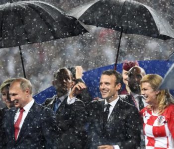 RIJEŠEN MISTERIJ: Ruske službe objasnile zašto su Kolinda i Macron pokisli, dok je Putin nad glavom imao kišobran