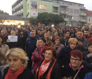 Prosvjed žitelja Bihaća: Tisuće migranata na ulicama, ugrožena nam je sigurnost