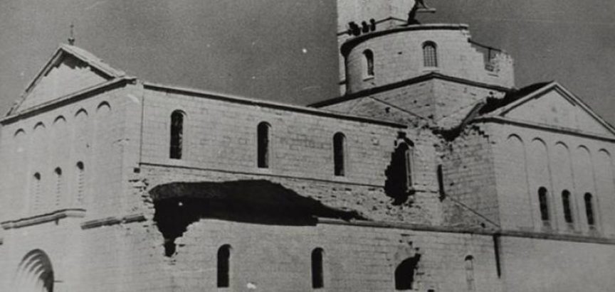 Englesko bombardiranje samostana i bazilike u Tomislavgradu