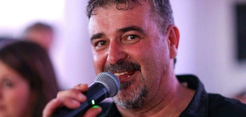 Uskopaljski pjevač Zdravko Čurić pjesmom spaja Hrvate širom svijeta
