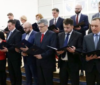 TUŽNA MULTIETNIČKA SLIKA ŽUPANIJSKE VLADE: Bošnjaka u Sarajevu ima više od 80 posto, nisu obvezni birati Hrvate i Srbe u vlast?