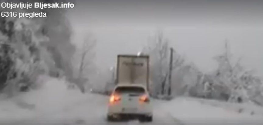 Jablanica: Popriječena teretna vozila zaustavila promet na M-17