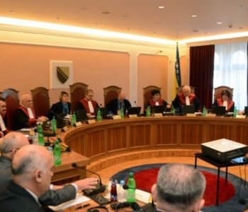 Ustavni sud BiH: Osporena odredba Zakona o Danu RS nije u skladu s Ustavom BiH