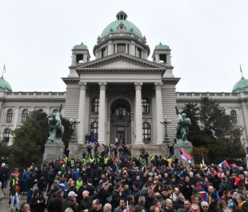 Protesti ispred Narodne skupštine u Beogradu