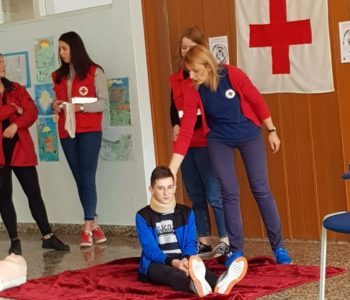 U OŠ Ivana Mažuranića Gračac održana edukacija pružanja prve pomoći
