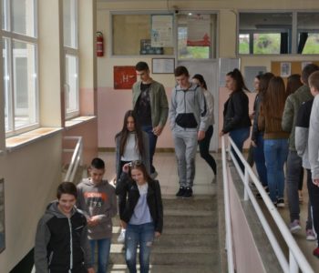 Foto: Učenici završnih razreda osnovnih škola Uzdol i Gračac posjetili Srednju školu Prozor