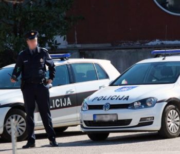 DUGE CIJEVI NA CESTI: Opljačkana benzinska na Bijači, kod Mostara pronađen zapaljeni Audi