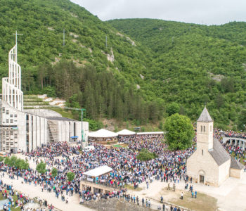 Podmilačje: Tisuće vjernika hodočastilo Svetom Ivi