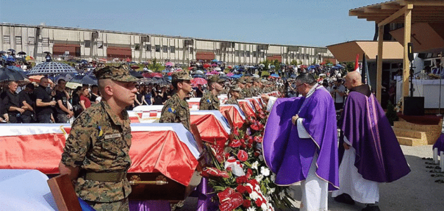 Pokopano 16 Hrvata ubijenih u Bikoši kod Travnika