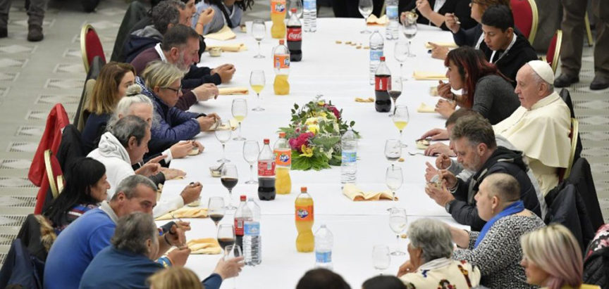 Papa Franjo ručao zajedno s 1 500 siromašnih