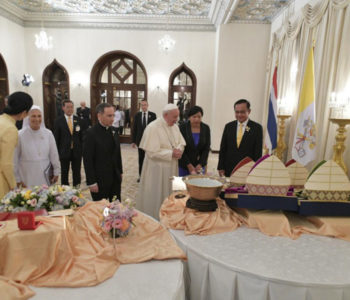Papin boravak na Tajlandu