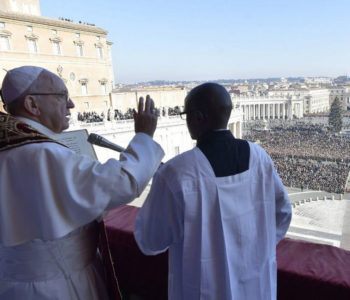 Poruka pape Franje „Urbi et orbi“ – gradu i svijetu
