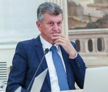 Plenković smjenio Kujundžića, ali ne zbog  afere s nekretninama, već zbog koronavirusa