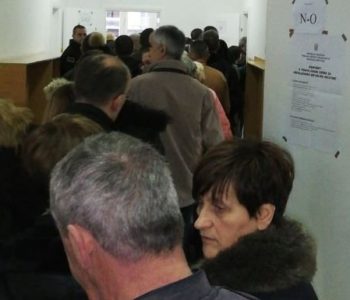 Gužve na biralištima u Mostaru