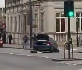 Teroristički napad u Londonu: Napadač izbo dvoje ljudi, ustrijelila ga policija