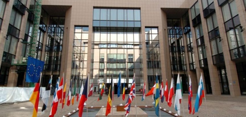 57 MIL. EURA EU pomaže BiH nabavci medicinske opreme i ublažavanju posljedica COVID-19 na ekonomiju