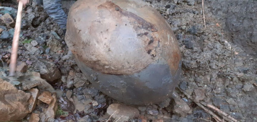 Neobična kamena kugla kod Željeznog Polja