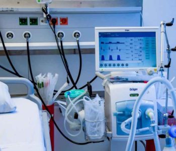 Papa darovao 30 respiratora bolnicama
