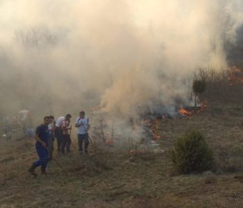 Gračac i Trišćani: Susjedi  muslimani gase požar da bi katolici mogli proslaviti Uskrs, ipak su se svi morali aktivirati
