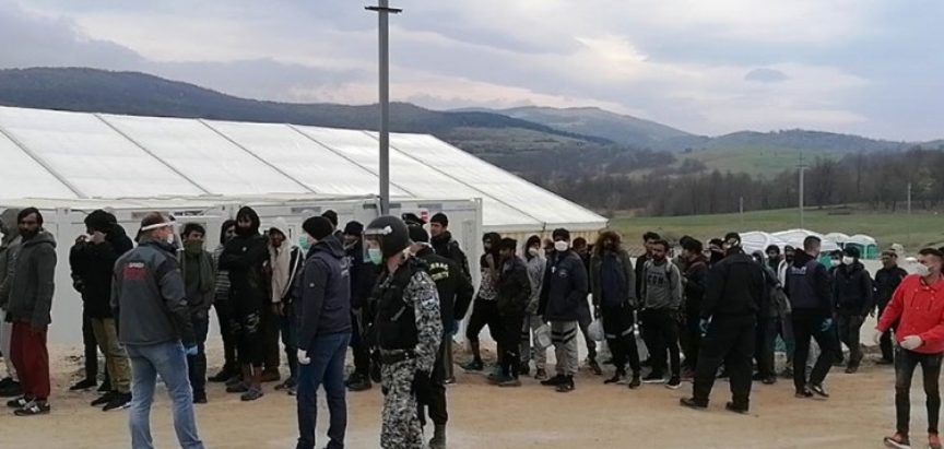 Pucnjava u Bihaću: Migranti se sukobili s policijom kod Bihaća