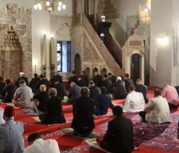 Muslimani širom BiH dočekali Kurban-bajram uz epidemiološke  mjere