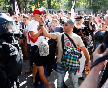 Prosvjedi protiv nošenja maski i mjera diljem Europe, u Berlinu 300 privedenih – nisu nosili maske