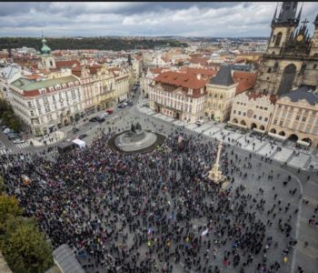 Neredi u Pragu zbog pooštrenih mjera