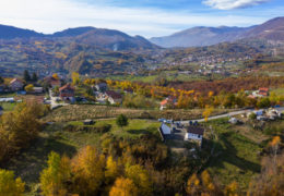 PROZOR, KRČA: Na prodaju građevinsko zemljište