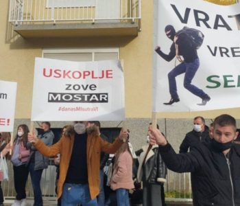 Prosvjedi u Gornjem Vakufu/Uskoplju zbog zaustavljanja prebrojavanja glasova