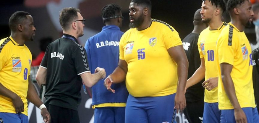 Rukometaš Konga je vijest dana na SP-u u Egiptu. Njegov klub tvrdi da ima 110 kila