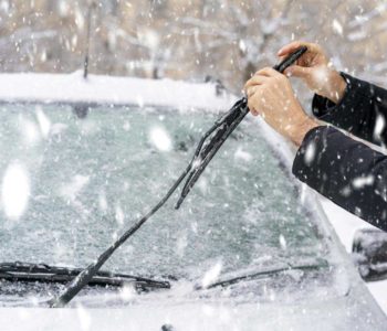 Zagrijavanje automobila zimi prije nego sjednete u njega jako je loše