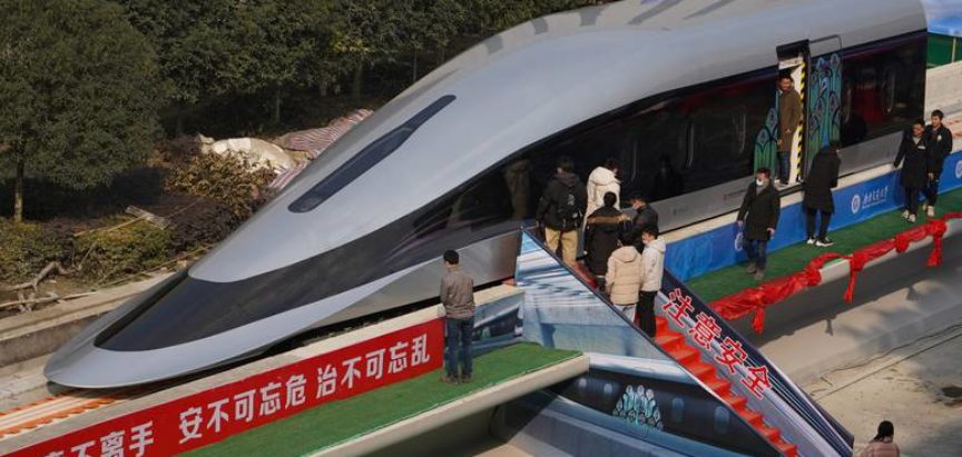 Kina ima vlak budućnosti: Juri čak 620 na sat, a možete ga pomaknuti jednom rukom