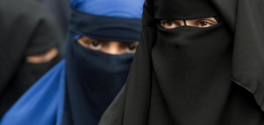 Švicarci izglasali zabranu pokrivanja lica